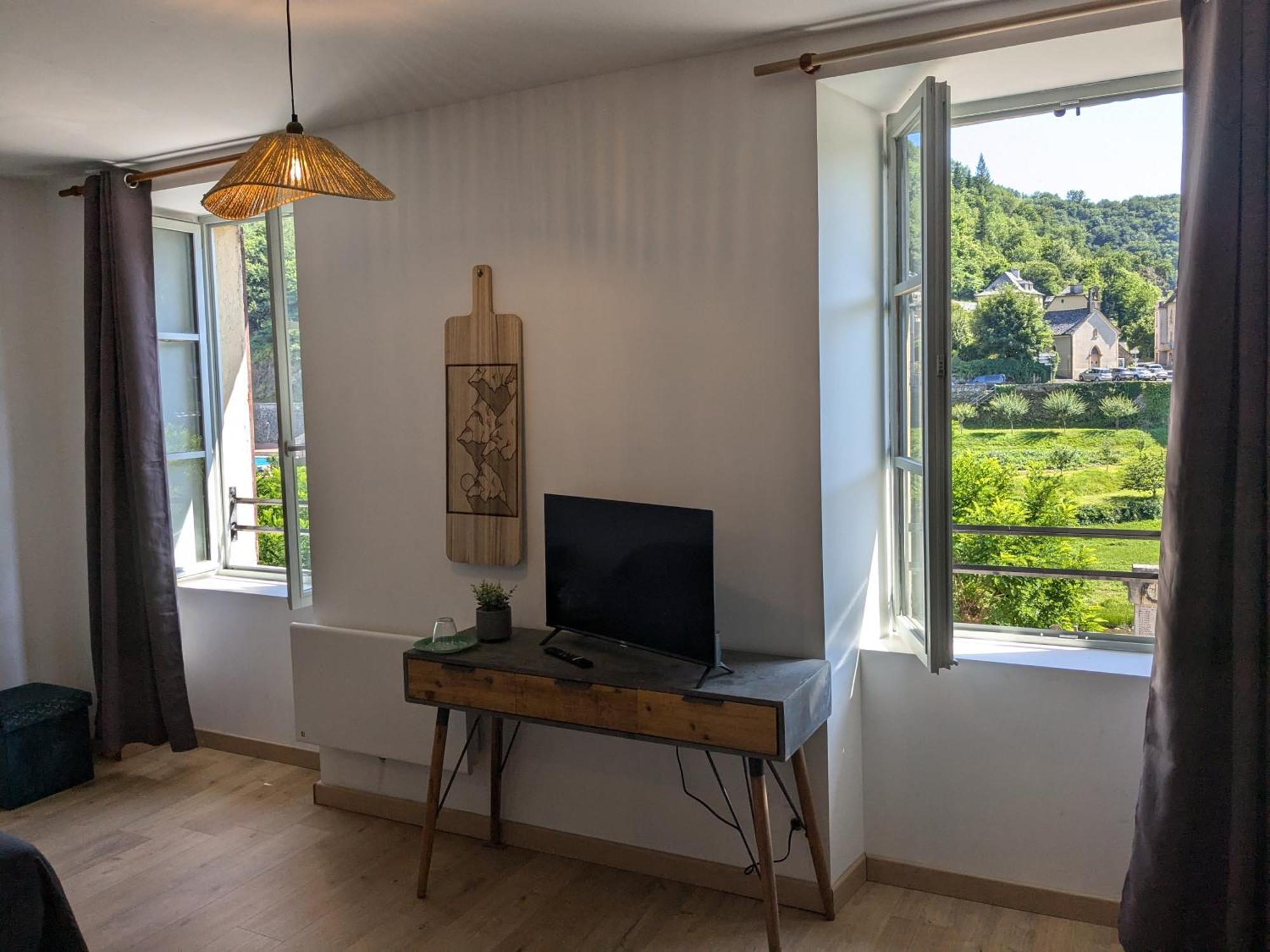 Bed and Breakfast Chez Cornelia Эстен Экстерьер фото