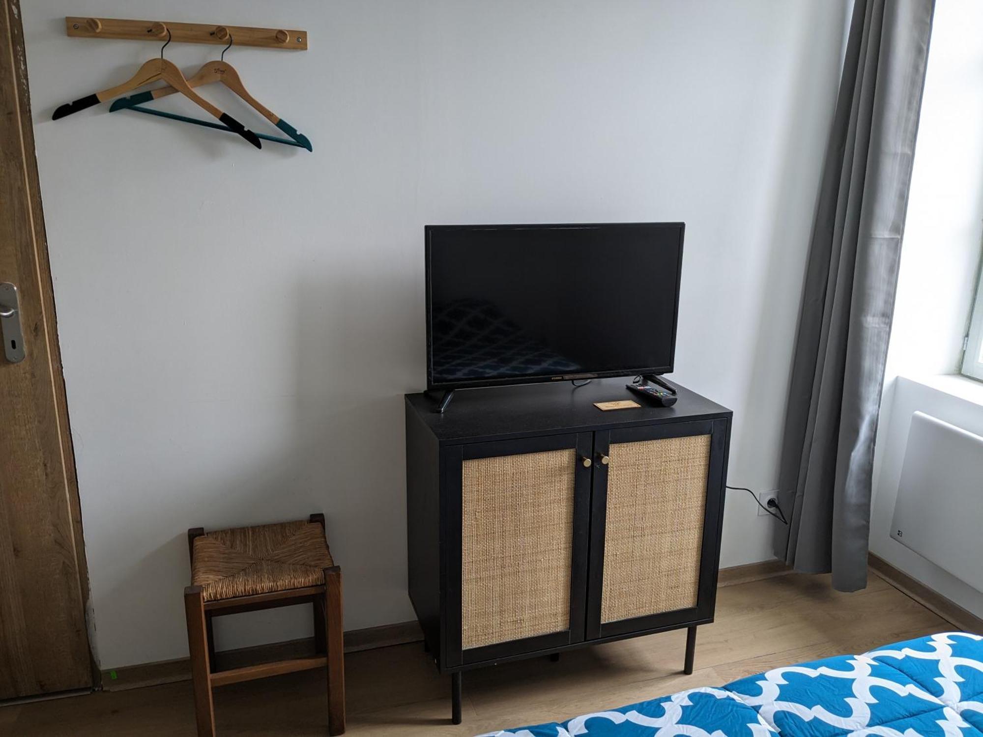 Bed and Breakfast Chez Cornelia Эстен Экстерьер фото