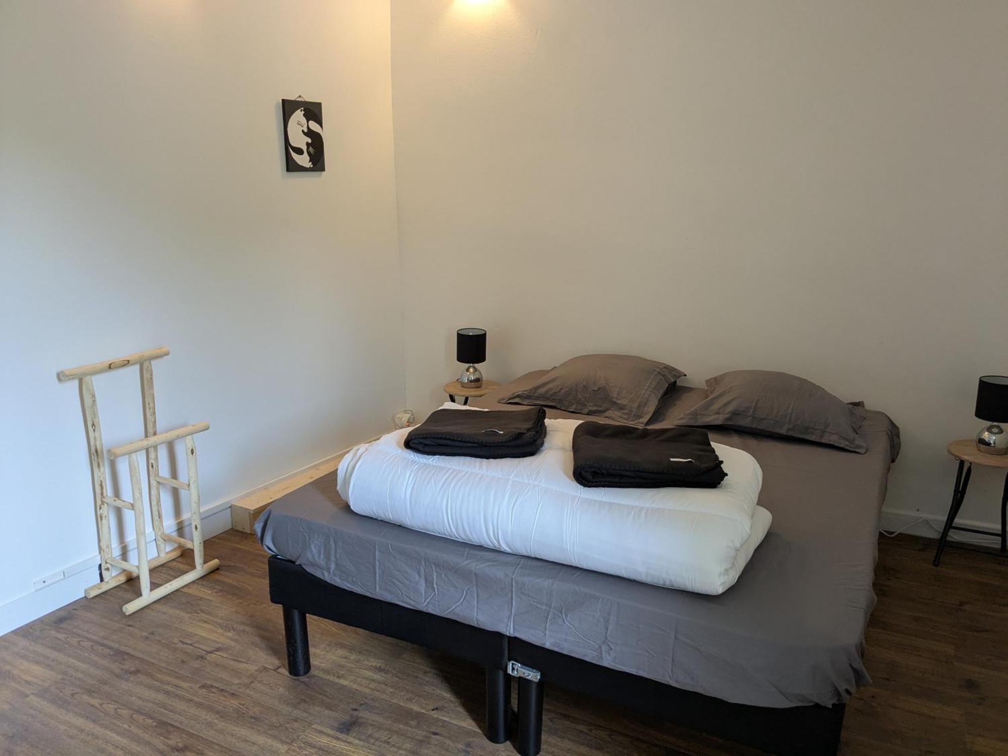 Bed and Breakfast Chez Cornelia Эстен Экстерьер фото